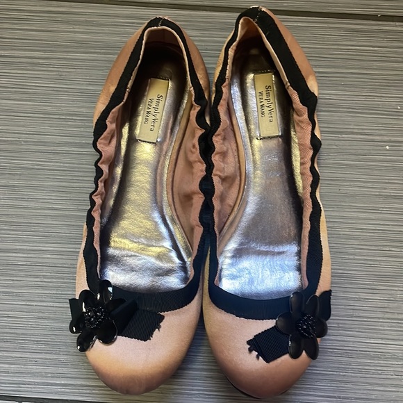 Simply Vera pale pink flats! - Picture 2 of 10